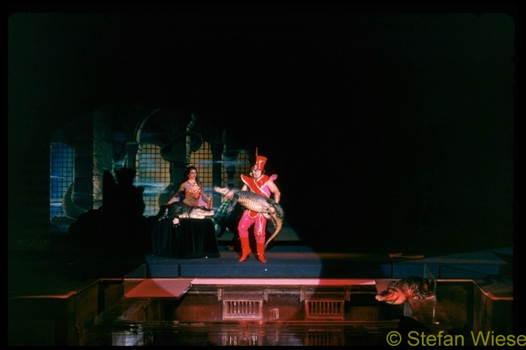 Paris: Moulin Rouge (Moulin Rouge 12)