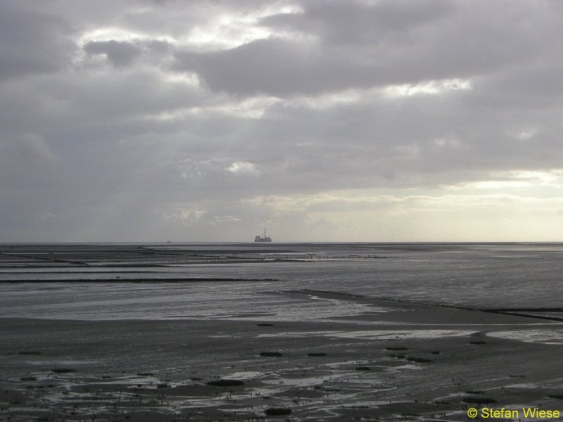 Friedrichskoog (Wattenmeer mit Blick auf die Bohrinsel Mittelplate)