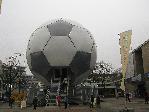Koeln: Fussball WM 2006 (Wanderdenkmal an der Oper)